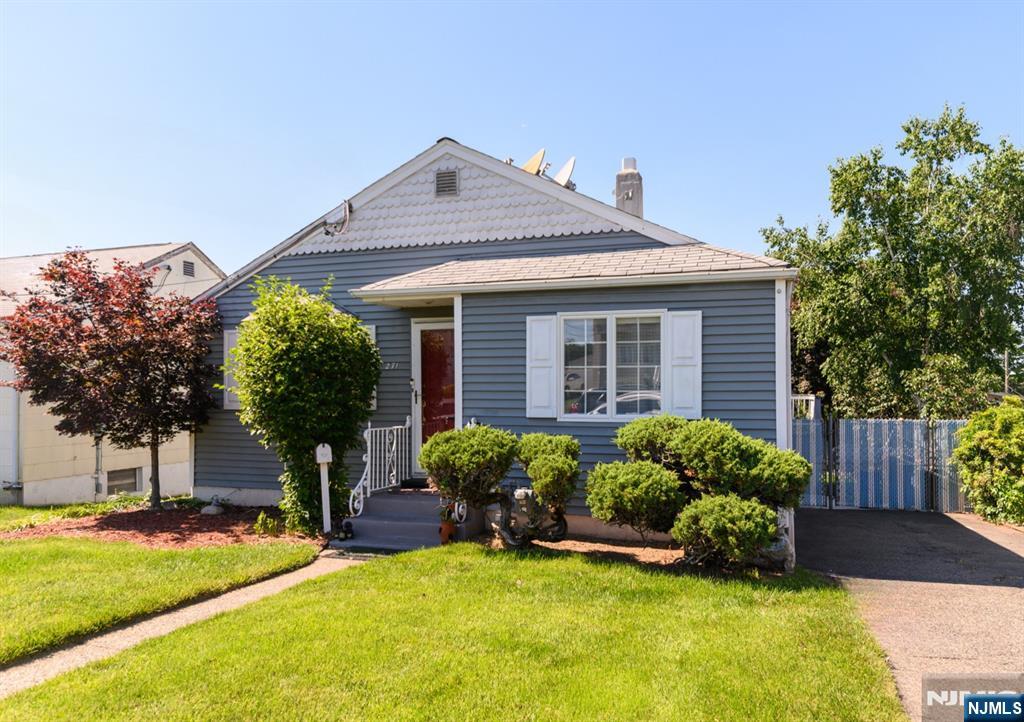 271 S Boulevard, Saddle Brook, NJ 07663