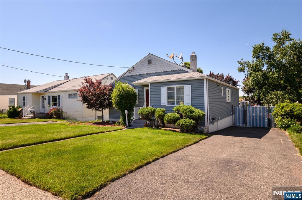 271 S Boulevard, Saddle Brook, NJ 07663