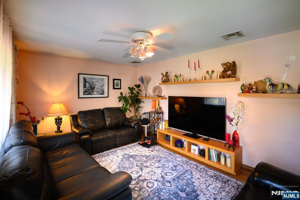 271 S Boulevard, Saddle Brook, NJ 07663