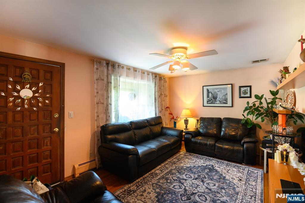 271 S Boulevard, Saddle Brook, NJ 07663