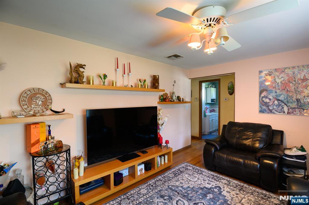 271 S Boulevard, Saddle Brook, NJ 07663