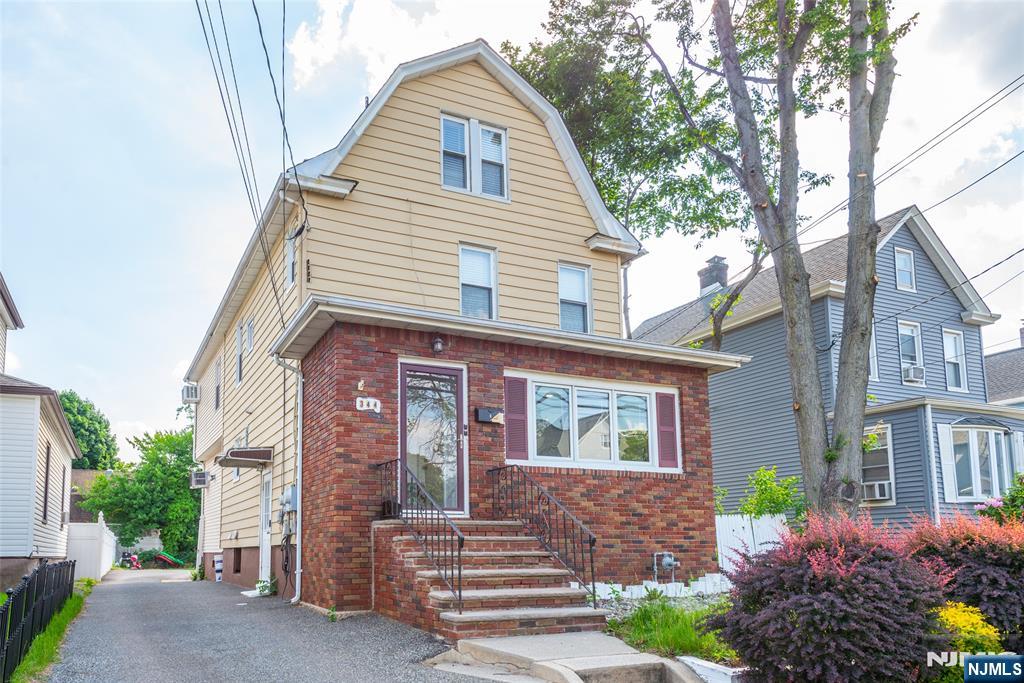 344 Valley Brook Avenue 1 - Photo 2