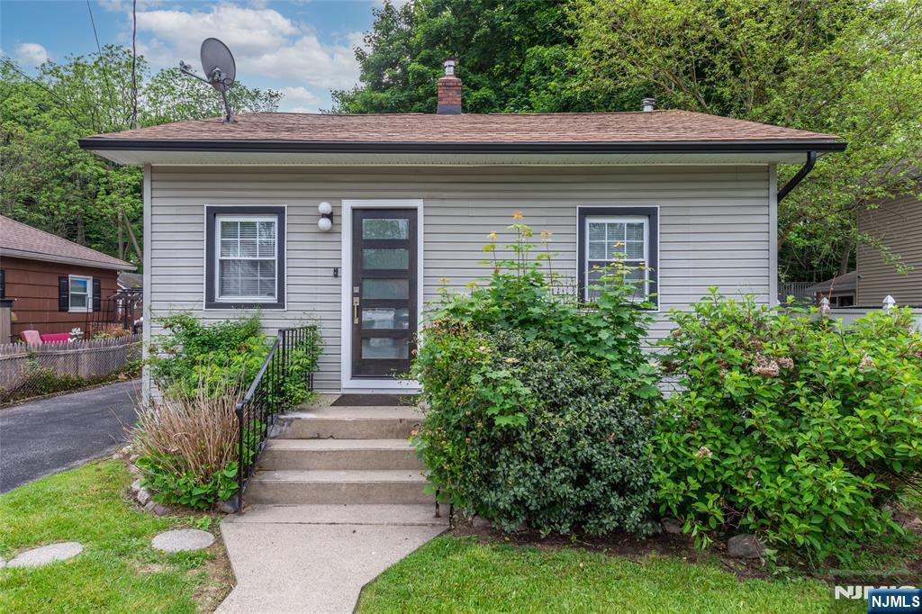 Homes for sale in Franklin, NJ | 345 Rutherford Ave, Franklin, NJ 07416 | MLS# 26018866