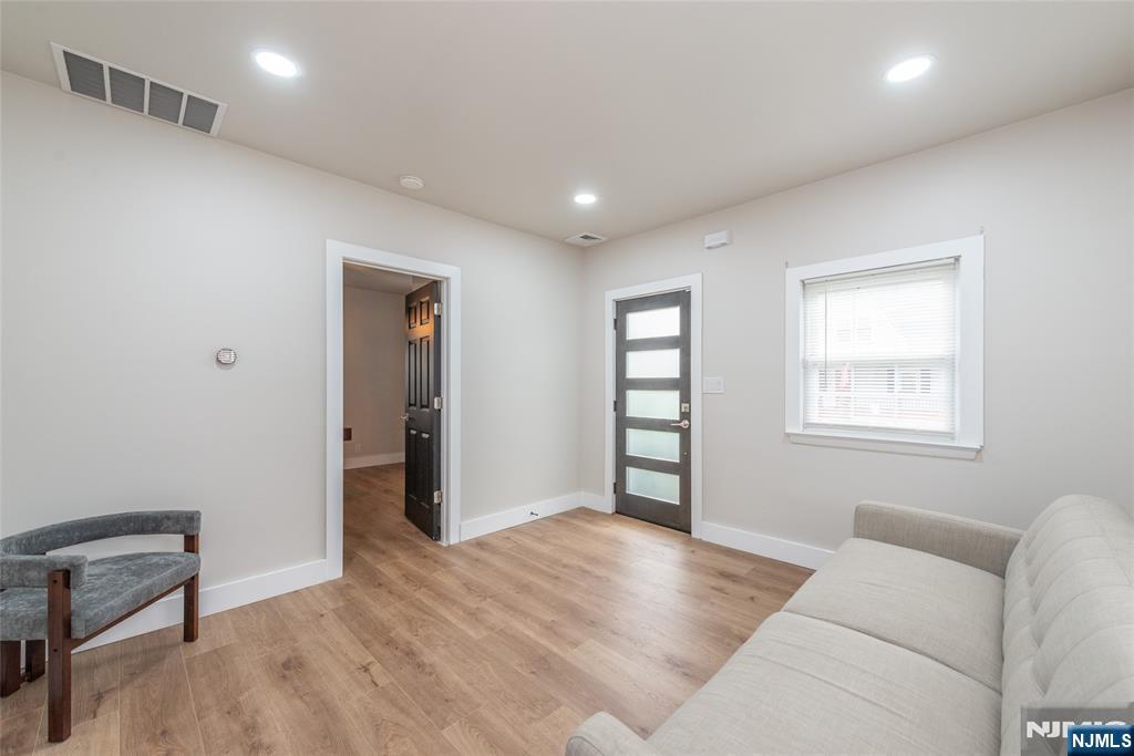 345 Rutherford Avenue - Photo 5