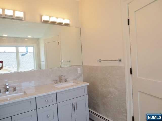 427 Westview, #A, Fort Lee, NJ 07024 Listing Photo  18