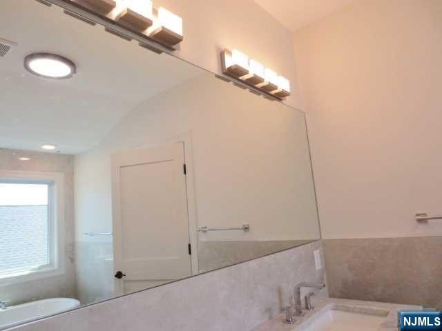 427 Westview, #A, Fort Lee, NJ 07024 Listing Photo  20
