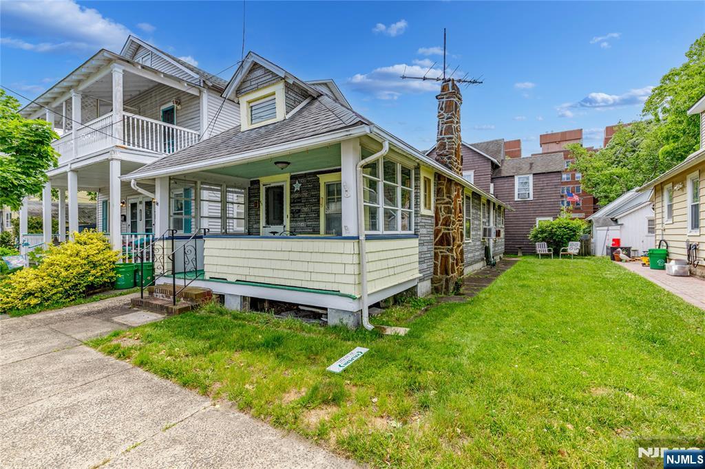 68 Franklin Avenue - Photo 2