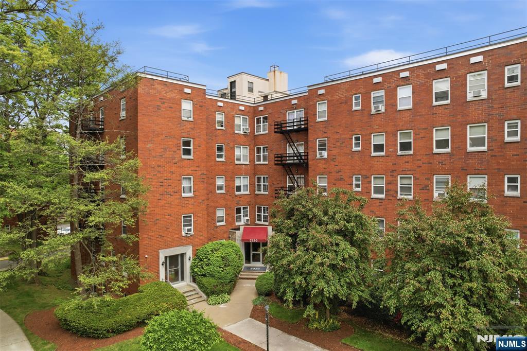 2330 Linwood Avenue 2E - Photo 2