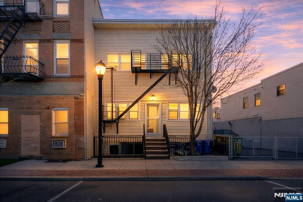 <p>Listings That Reflect Our Standards</p>
