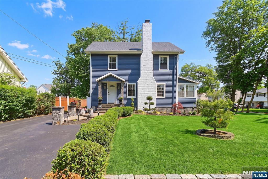 Homes for sale in New Milford, NJ | 475 Albert Pl, New Milford, NJ 07646 | MLS# 26018913