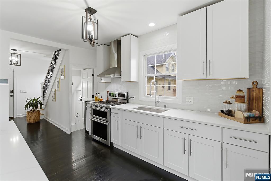 475 Albert Place