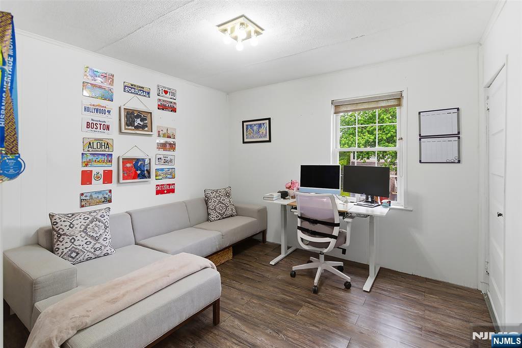475 Albert Place