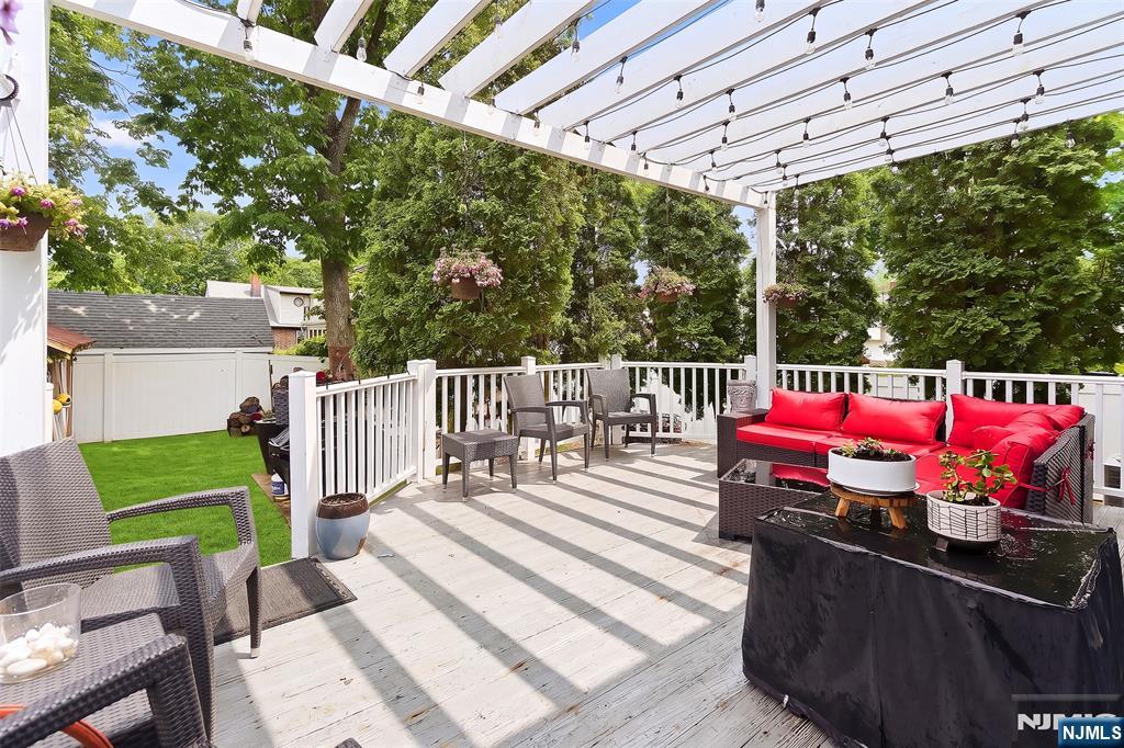 475 Albert Place