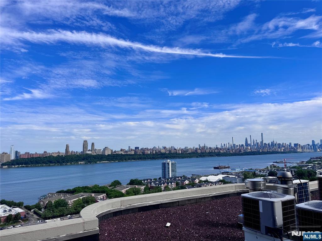 100 Carlyle #5J North, Cliffside Park, NJ 07010