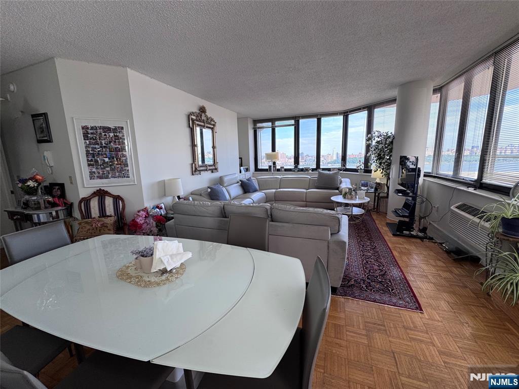 100 Carlyle 5J North - Photo 5