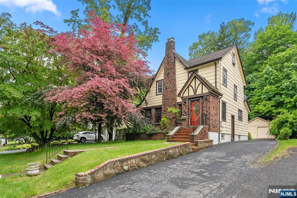 243 Jefferson Avenue - Photo 1