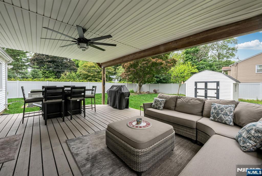 A Perfect Transition for Outdoor Entertaining