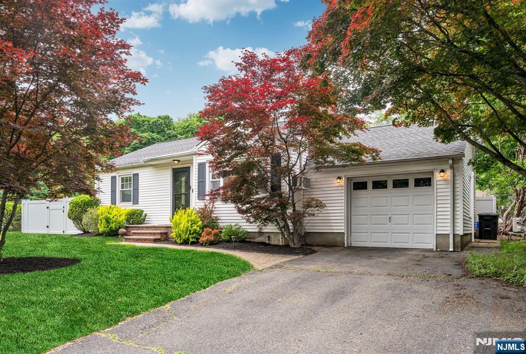 Move-In Ready: Perfect for First-Time Home Buyers, Down-Sizers or Buyers Dreaming of a Future Expansion!
