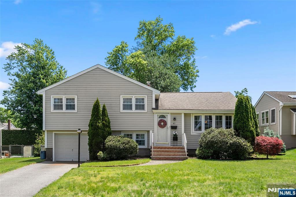 <p>Listings That Reflect Our Standards</p>