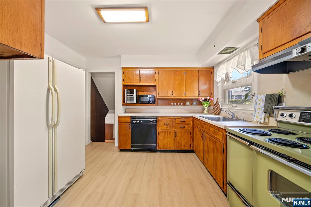 Kitchen to basement