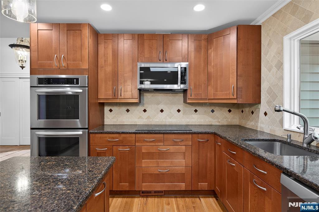 25 Cottontail Trail, Upper Saddle River, NJ 07458 Listing Photo  13