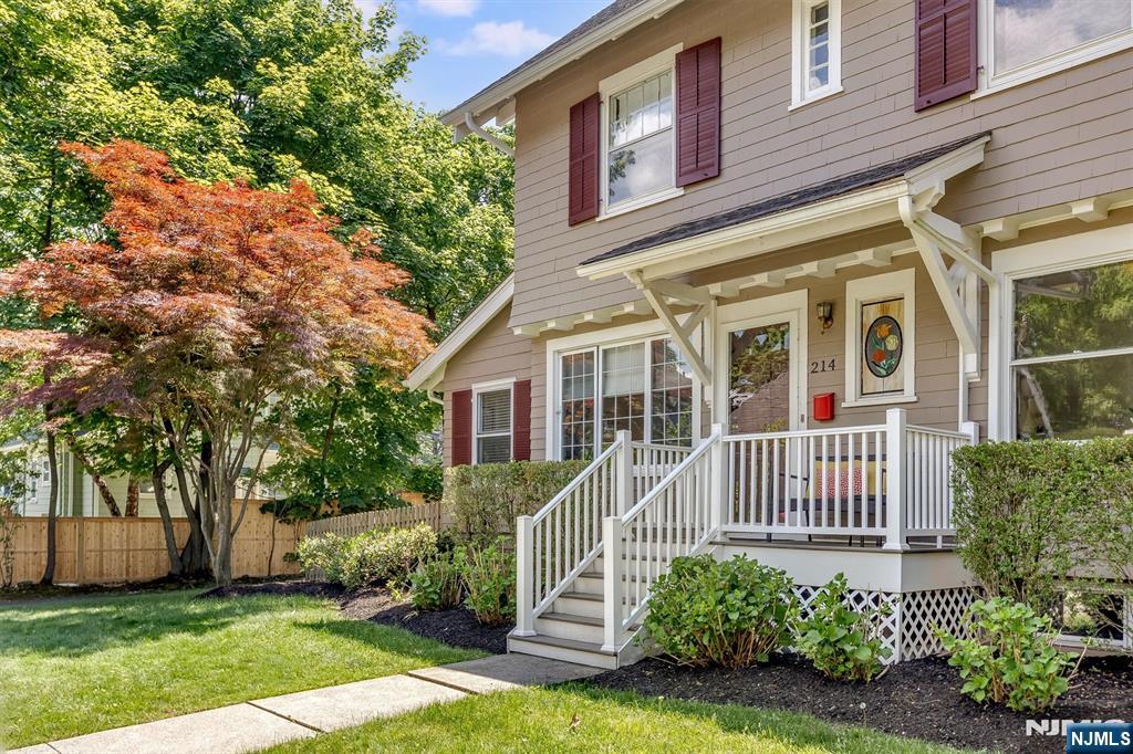 214 Alexander - Photo 2
