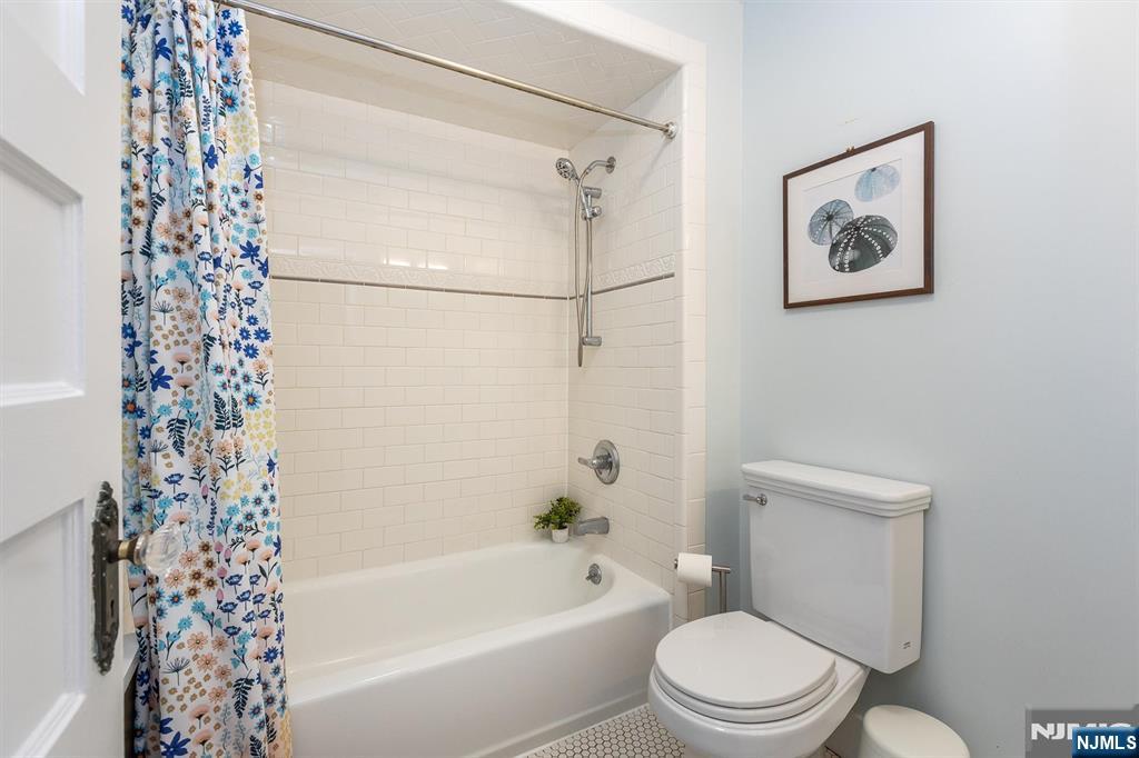 214 Alexander — photo 26
