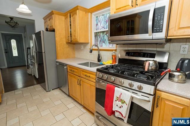 16 Broad Avenue - Photo 4