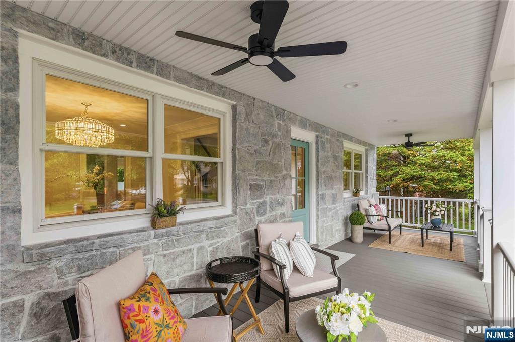 61 Surrey Lane - Photo 4