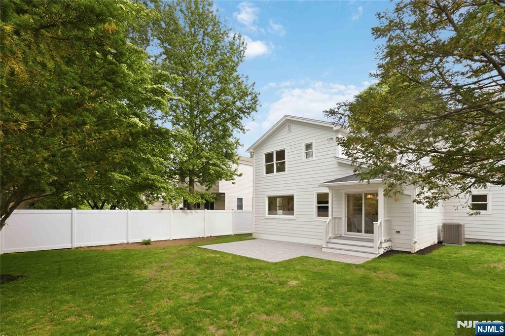 61 Surrey Lane — photo 41