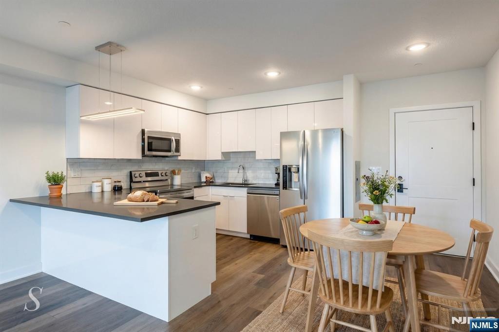 48 Grand Avenue 103 - Photo 3
