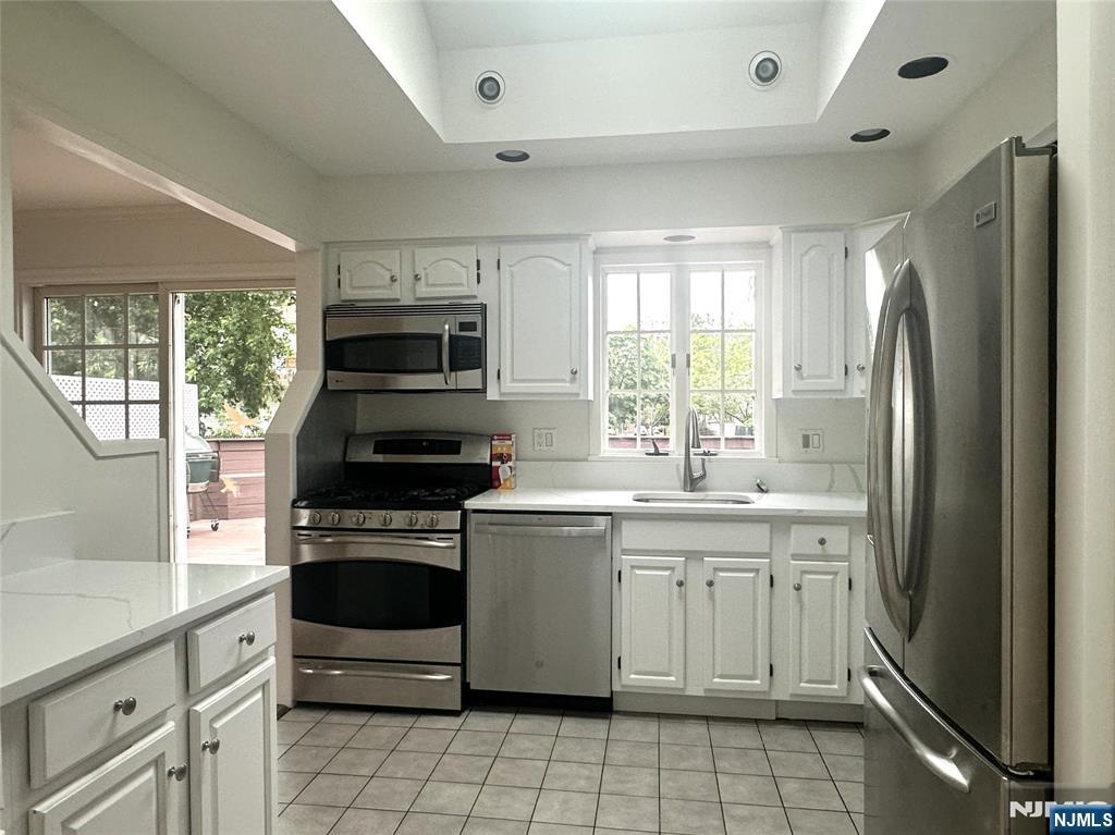 136 Grand Street - Photo 5