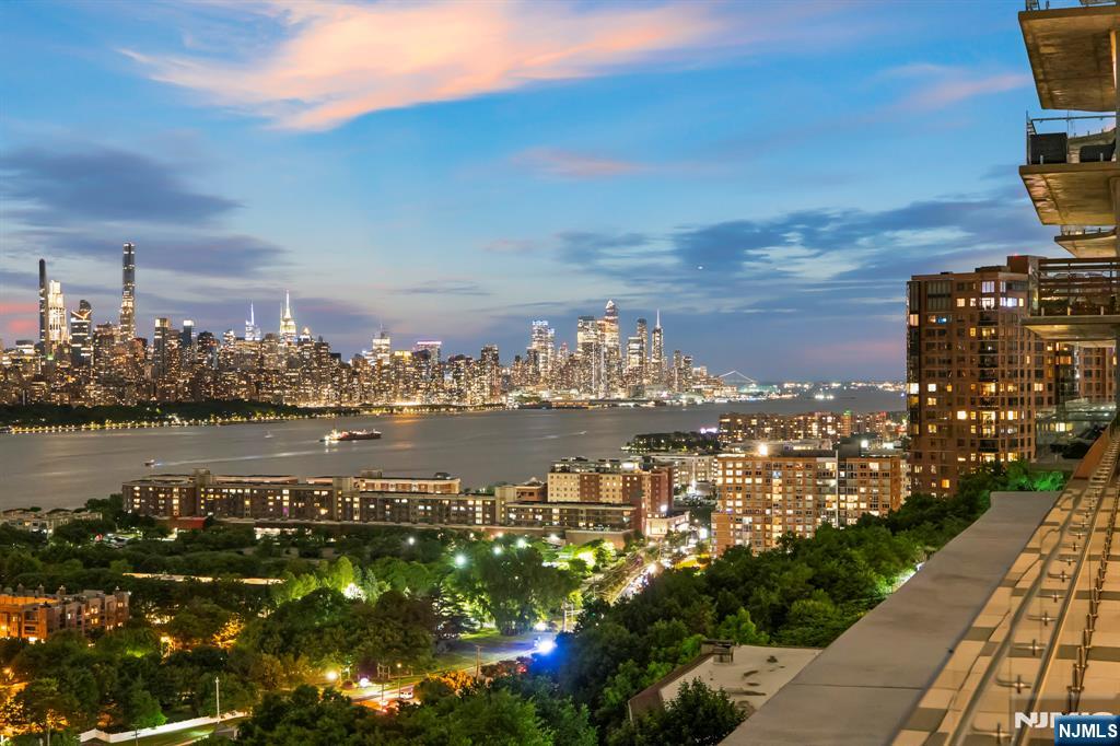 320 Adolphus Ave #319, Cliffside Park, NJ 07010