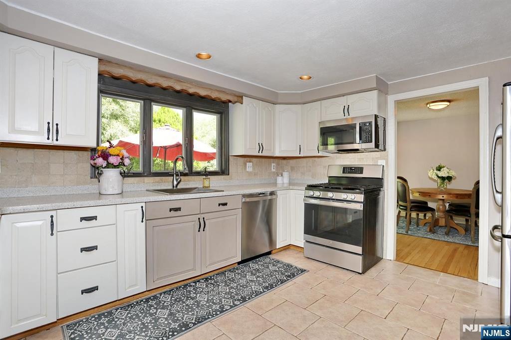 153 Bergen Avenue, Waldwick, NJ 07463 Listing Photo  10