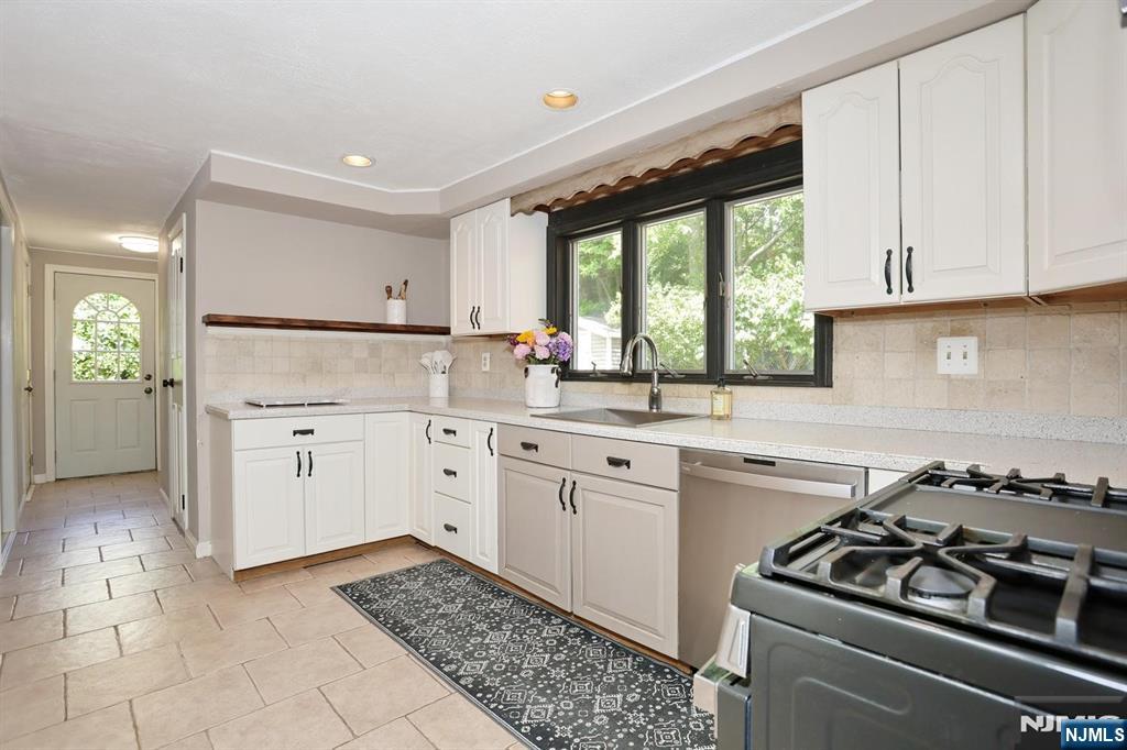 153 Bergen Avenue, Waldwick, NJ 07463 Listing Photo  11