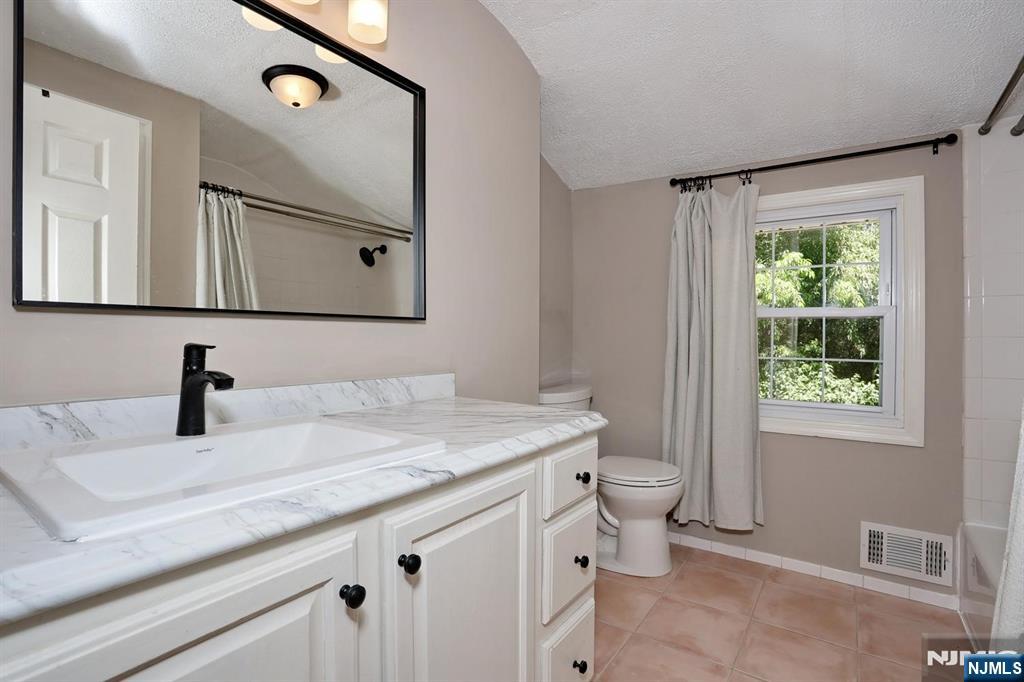 153 Bergen Avenue, Waldwick, NJ 07463 Listing Photo  27