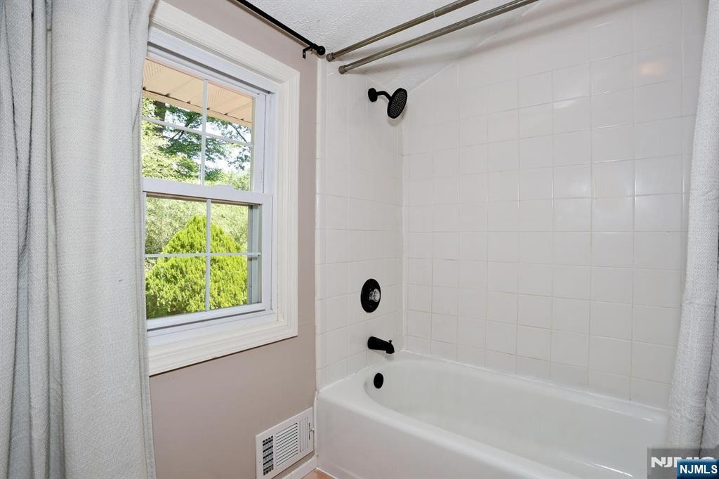 153 Bergen Avenue, Waldwick, NJ 07463 Listing Photo  28