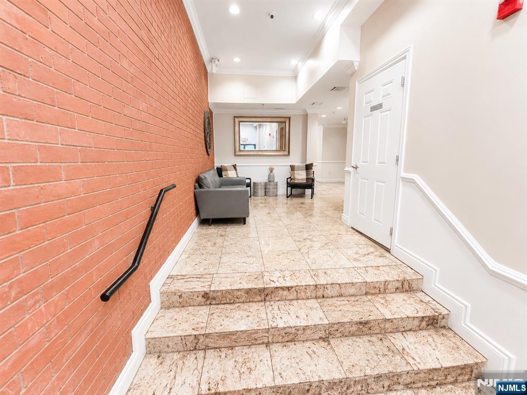 729 Madison Street 1C - Photo 3