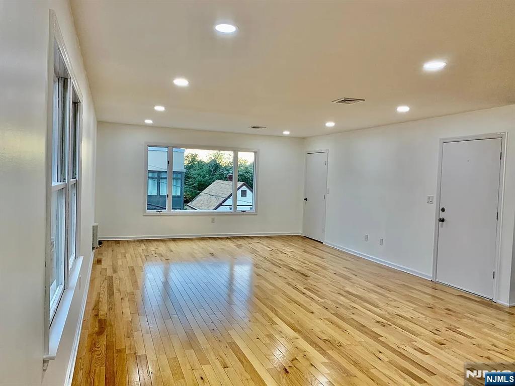 1442 70th Street — photo 2