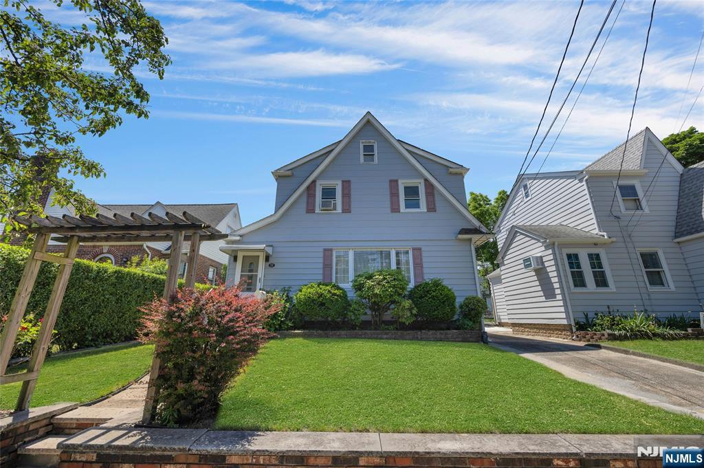 28 Sylvan Ave, Bergenfield, NJ 07621