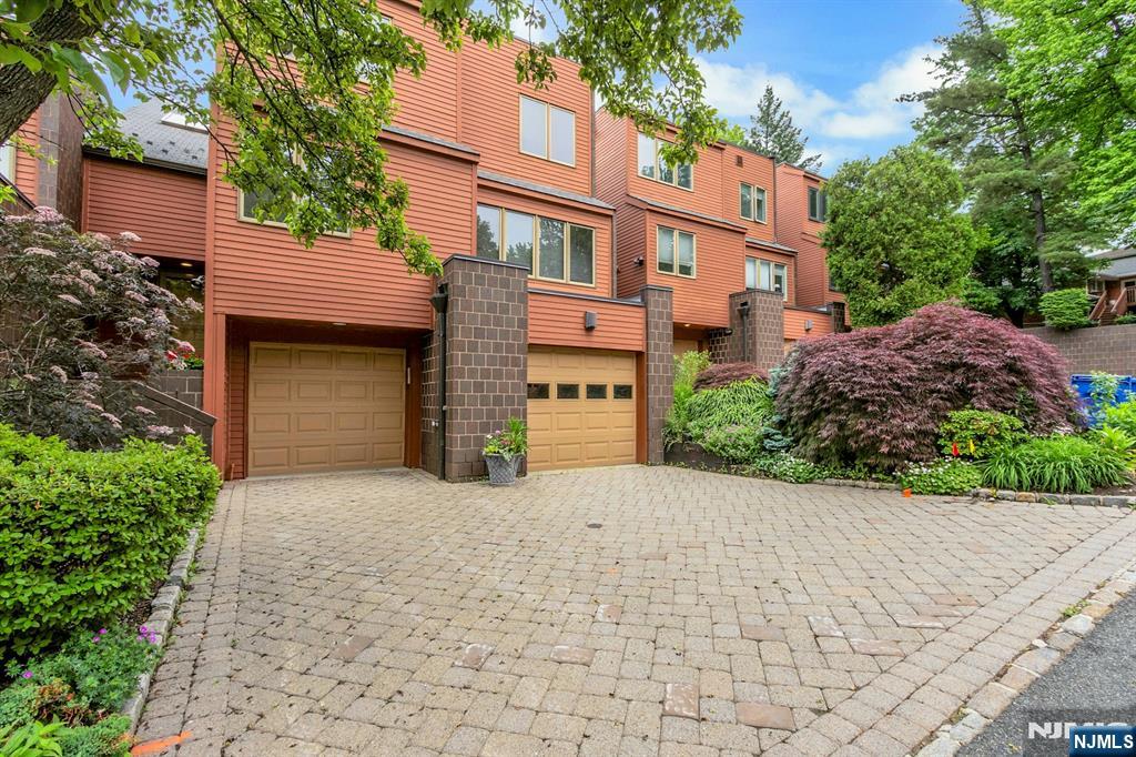 3rd image of 51 Hidden Ledge Rd, Englewood, NJ 07631 | MLS# 26019003