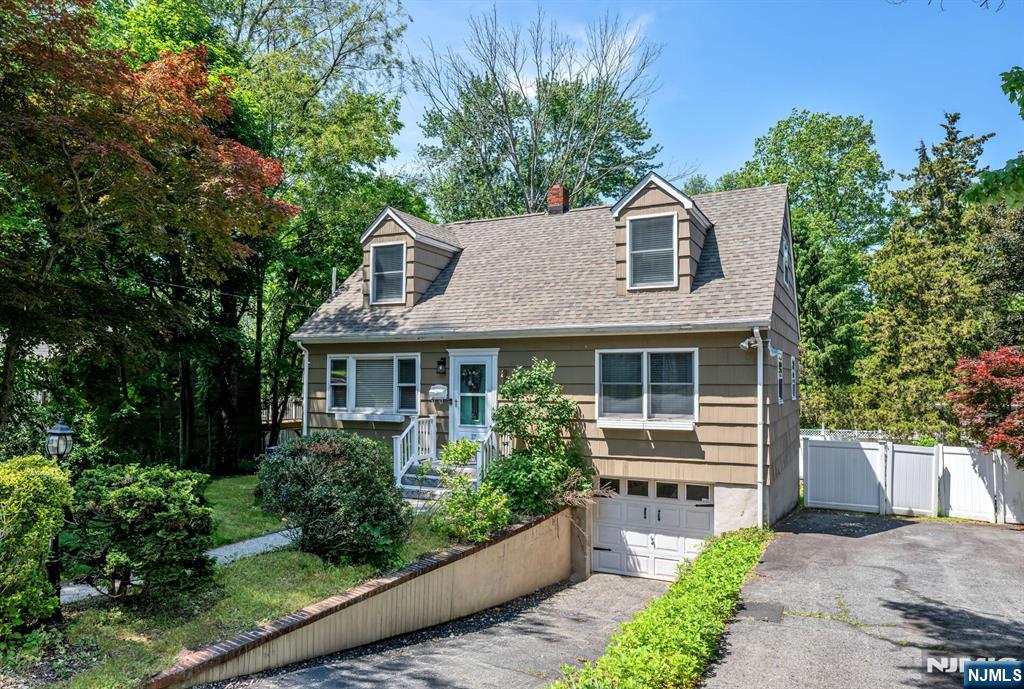 Homes for sale in Ringwood, NJ | 17 Canterbury Rd, Ringwood, NJ 07456 | MLS# 26019009