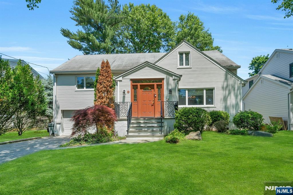 805 Washburn Street - Photo 1