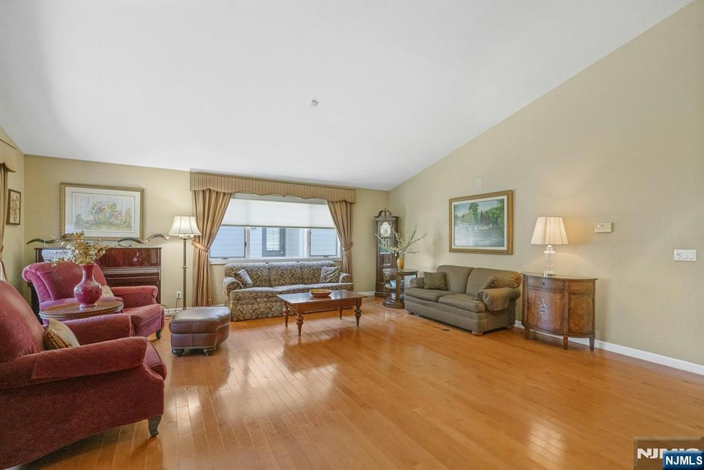 805 Washburn Street - Photo 5