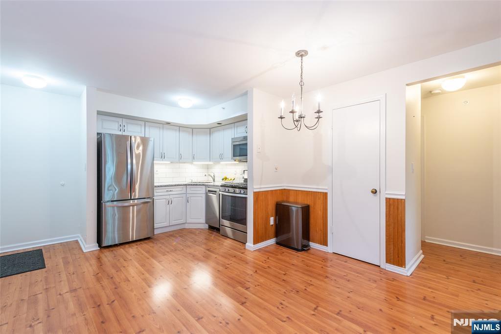 1406 Faulkner Court - Photo 3