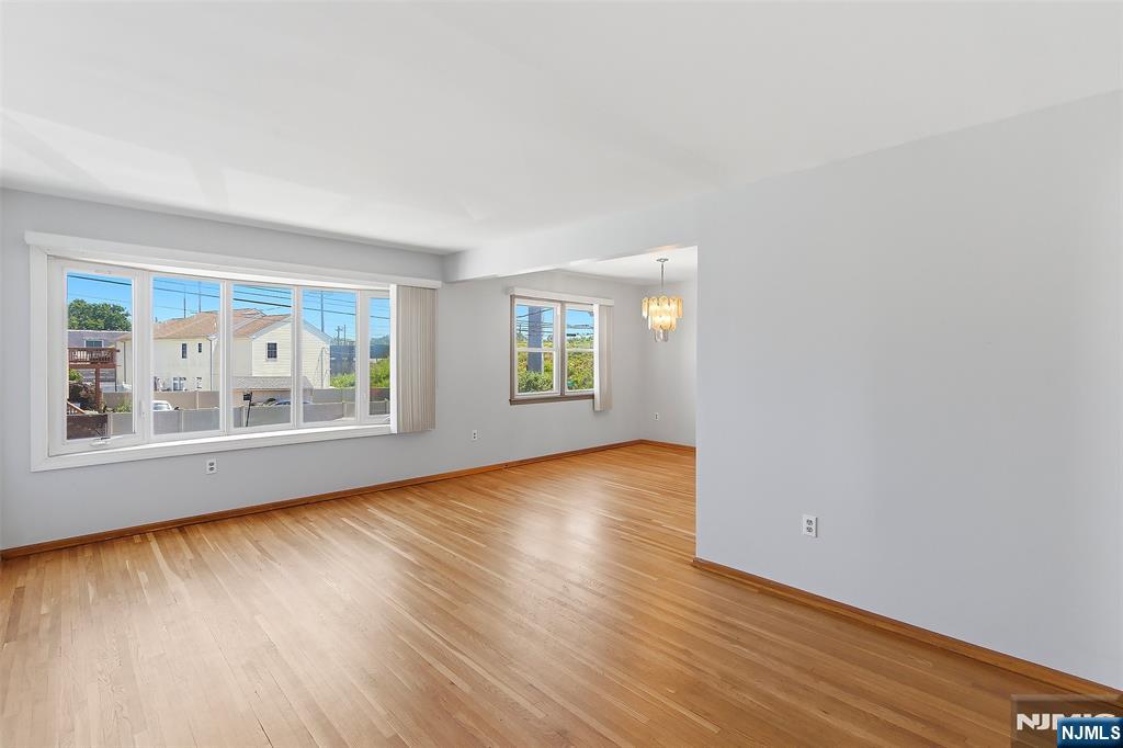 1109 Essex Avenue - Photo 3