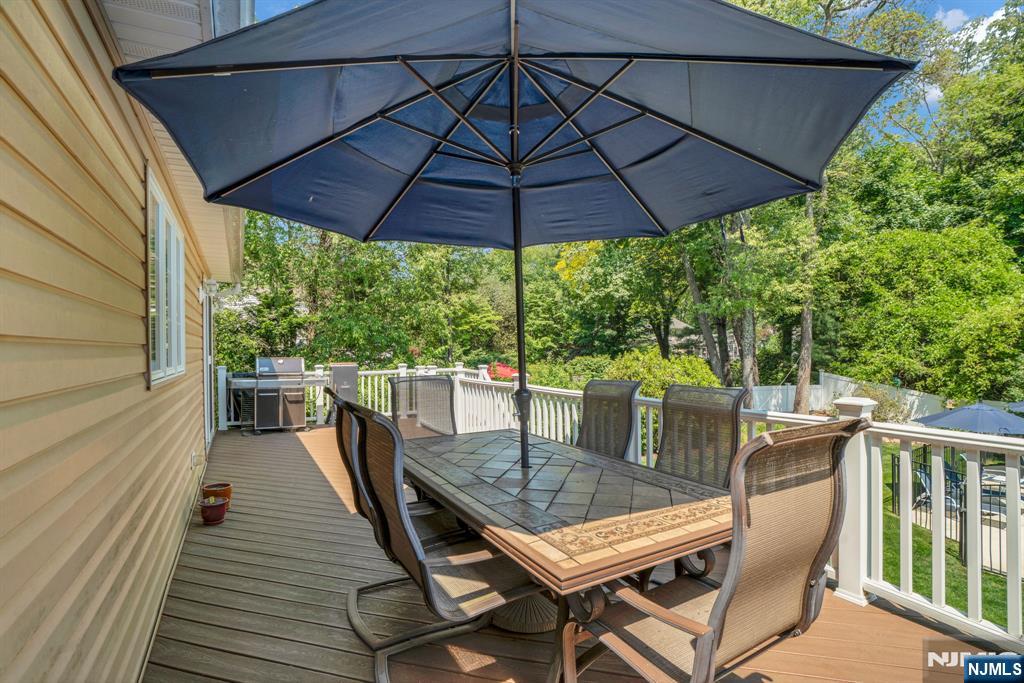 114 Wyckoff Avenue — photo 36