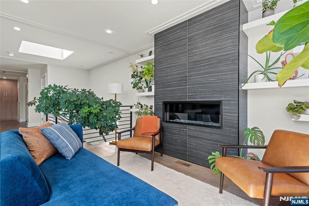 367 Park Avenue - Photo 4