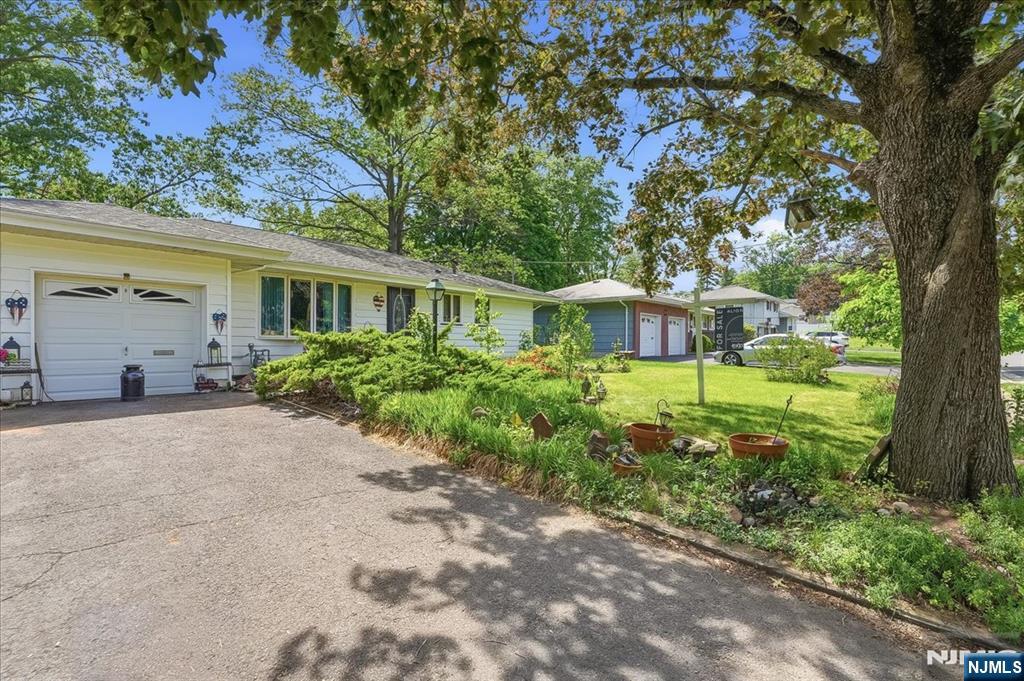 1st image of 160 Hayes Ave, Clark, NJ 07066 | MLS# 26019041