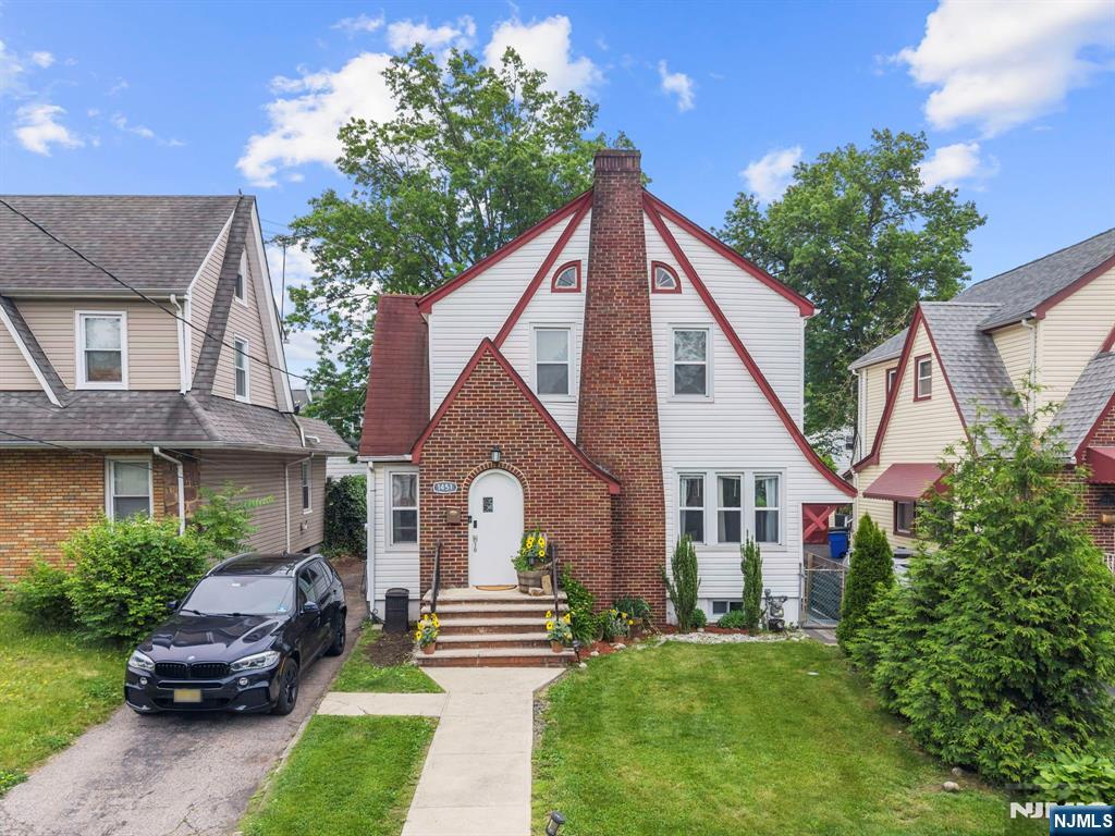 1451 Stanley Terrace - Photo 2